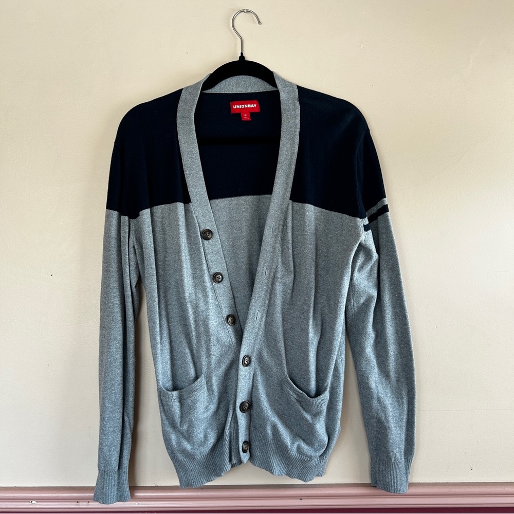 UNIONBAY Men's Black and Gray Cardigan Sweater